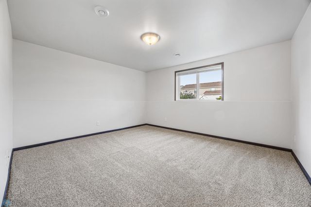 1324 4th Street NW, West Fargo, ND 58078