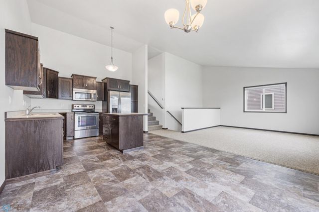 1324 4th Street NW, West Fargo, ND 58078