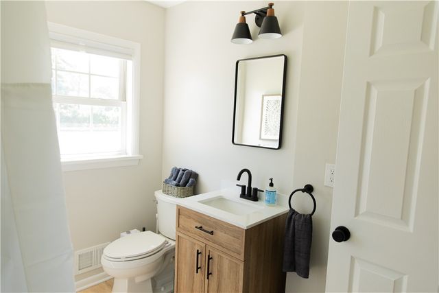 15 Old White Lane, Henrietta, NY 14623