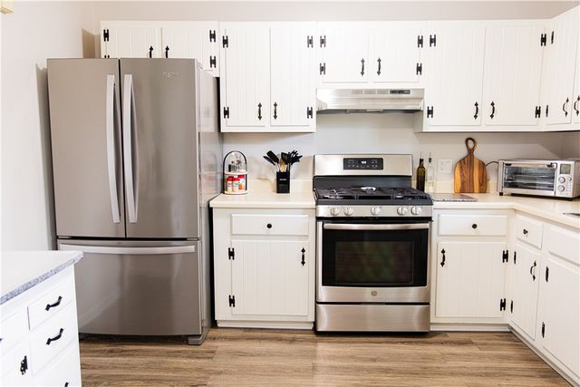 15 Old White Lane, Henrietta, NY 14623