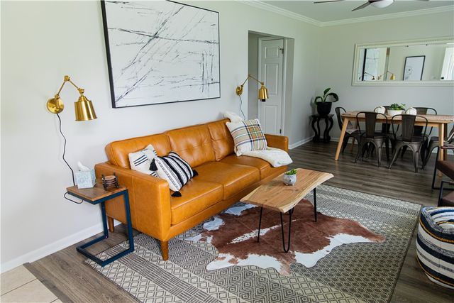 15 Old White Lane, Henrietta, NY 14623