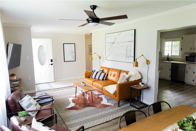 15 Old White Lane, Henrietta, NY 14623