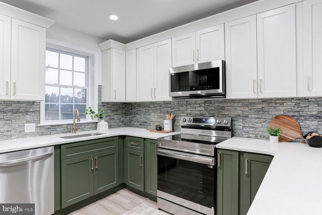 17 GIRARD AVE, Lancaster, PA 17603