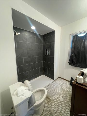 2454 Glynn Court, Detroit, MI 48206