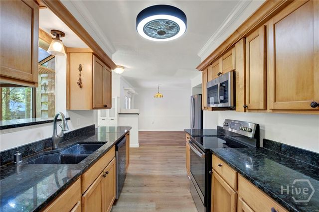 42 E Deerwood Road, Savannah, GA 31410