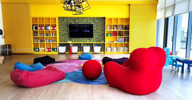 45 SW 9th St 2108, Miami, FL 33130