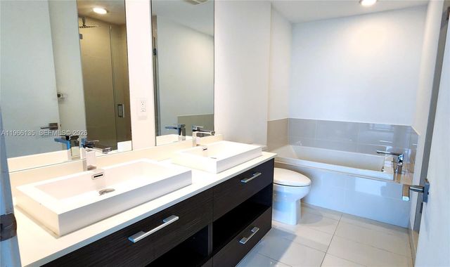 45 SW 9th St 2108, Miami, FL 33130