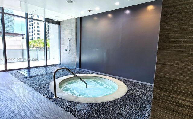 45 SW 9th St 2108, Miami, FL 33130