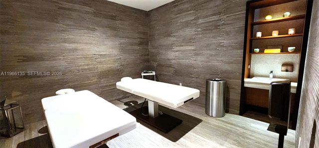 45 SW 9th St 2108, Miami, FL 33130