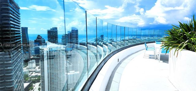 45 SW 9th St 2108, Miami, FL 33130