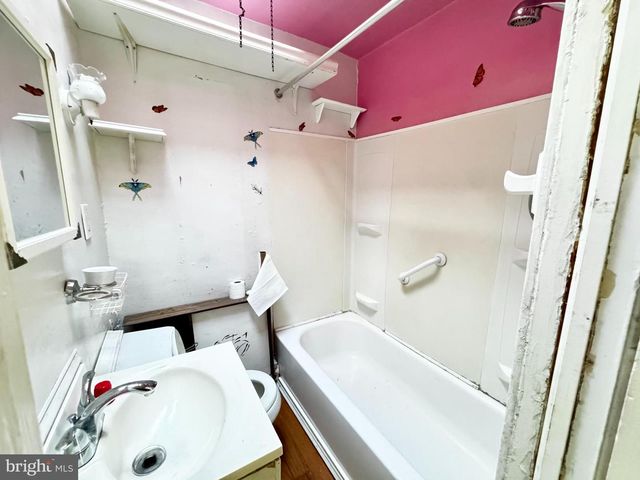 421 DARBY TER, Darby, PA 19023