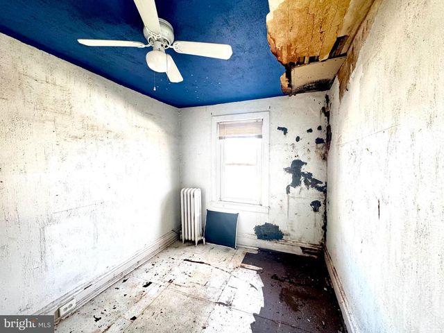 421 DARBY TER, Darby, PA 19023