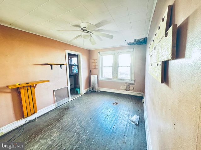 421 DARBY TER, Darby, PA 19023