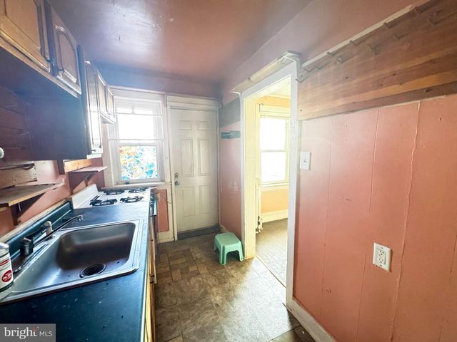 421 DARBY TER, Darby, PA 19023