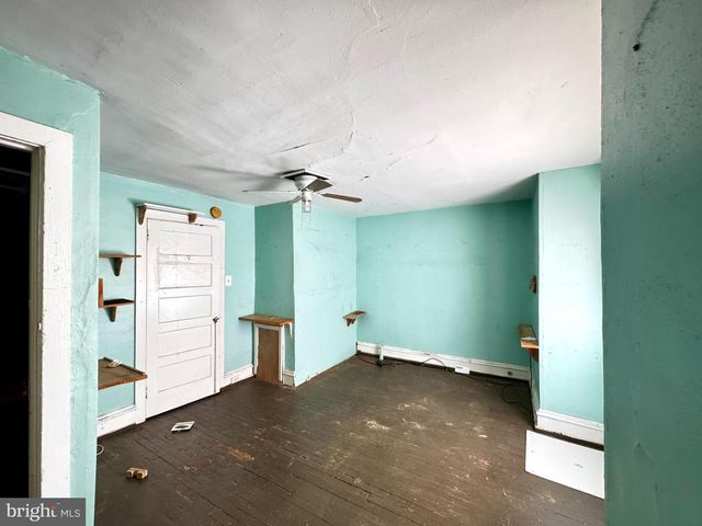 421 DARBY TER, Darby, PA 19023