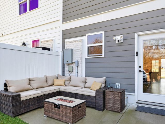 1945 Amacher Dr, Spring Hill, TN 37174