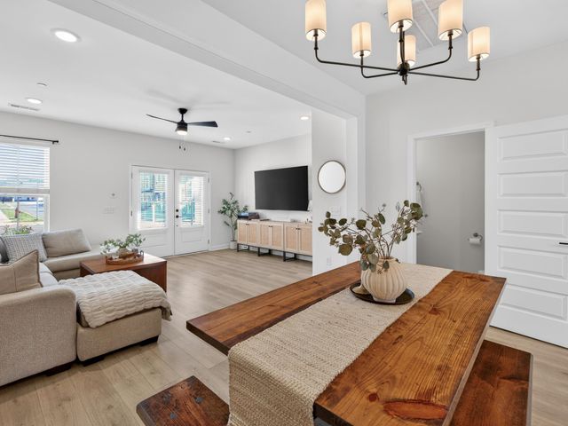 1945 Amacher Dr, Spring Hill, TN 37174