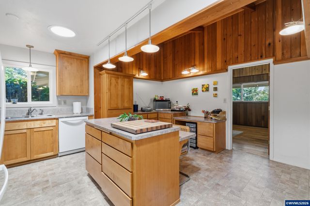 1740 NW Woodland Dr, Corvallis, OR 97330