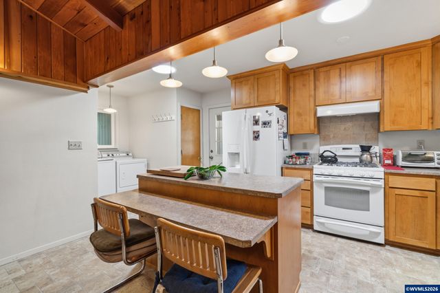 1740 NW Woodland Dr, Corvallis, OR 97330