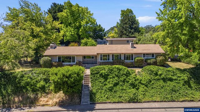 1740 NW Woodland Dr, Corvallis, OR 97330