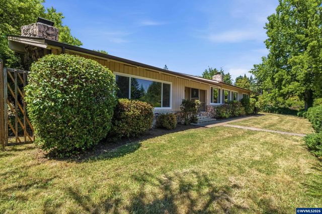 1740 NW Woodland Dr, Corvallis, OR 97330