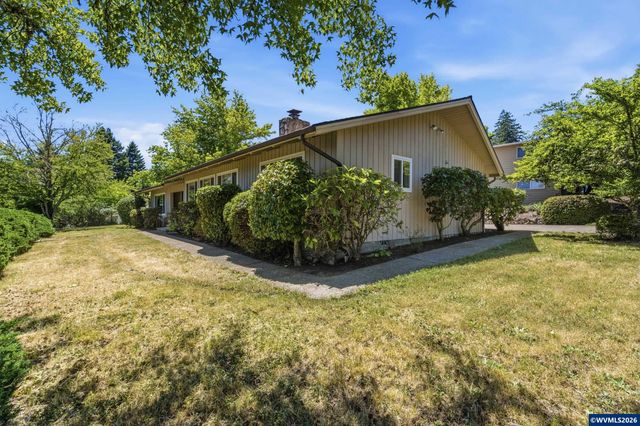 1740 NW Woodland Dr, Corvallis, OR 97330