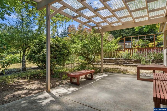 1740 NW Woodland Dr, Corvallis, OR 97330