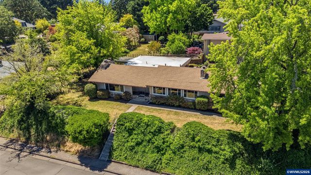 1740 NW Woodland Dr, Corvallis, OR 97330