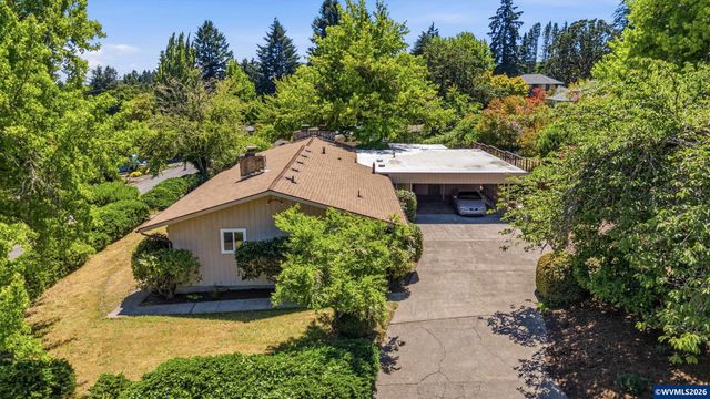 1740 NW Woodland Dr, Corvallis, OR 97330