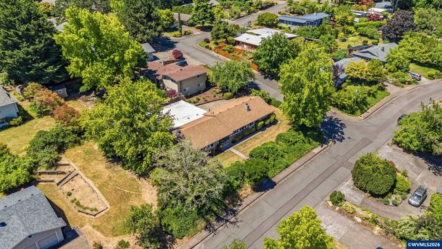 1740 NW Woodland Dr, Corvallis, OR 97330