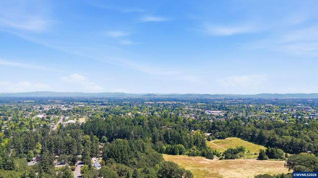 1740 NW Woodland Dr, Corvallis, OR 97330