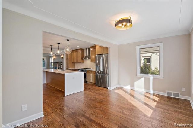 22676 Bayview Drive, Saint Clair Shores, MI 48081