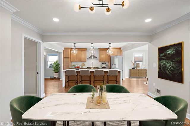 22676 Bayview Drive, Saint Clair Shores, MI 48081