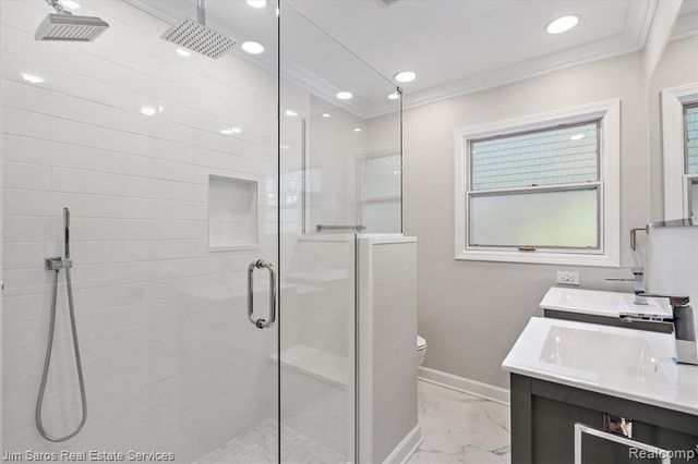 22676 Bayview Drive, Saint Clair Shores, MI 48081