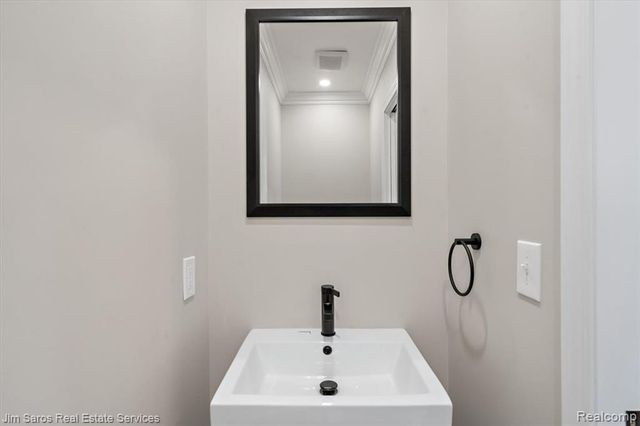 22676 Bayview Drive, Saint Clair Shores, MI 48081