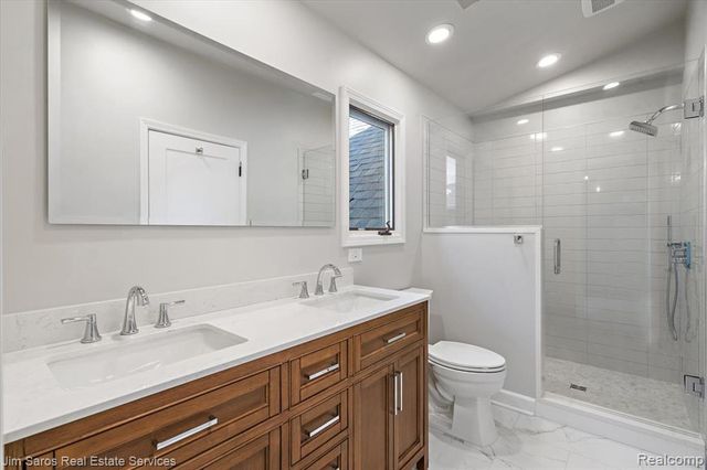 22676 Bayview Drive, Saint Clair Shores, MI 48081
