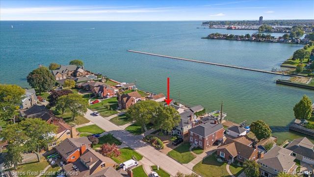 22676 Bayview Drive, Saint Clair Shores, MI 48081