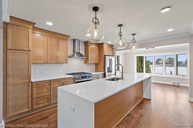 22676 Bayview Drive, Saint Clair Shores, MI 48081