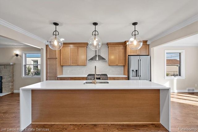 22676 Bayview Drive, Saint Clair Shores, MI 48081