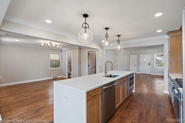 22676 Bayview Drive, Saint Clair Shores, MI 48081