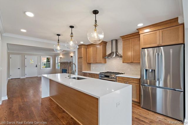 22676 Bayview Drive, Saint Clair Shores, MI 48081