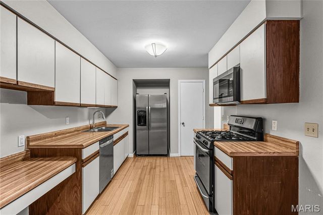 11636 Cedar Walk Drive, Unincorporated, MO 63146