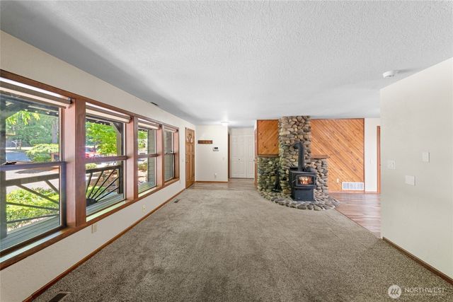 211 E Aycliffe Drive, Shelton, WA 98584