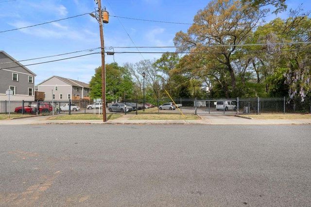 600 College Street 113, Hapeville, GA 30354