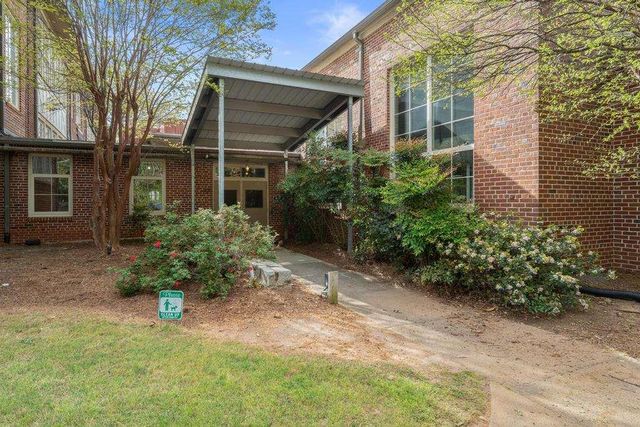 600 College Street 113, Hapeville, GA 30354
