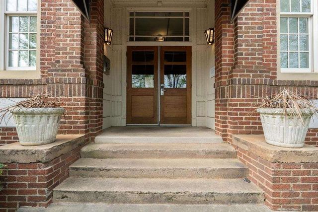 600 College Street 113, Hapeville, GA 30354