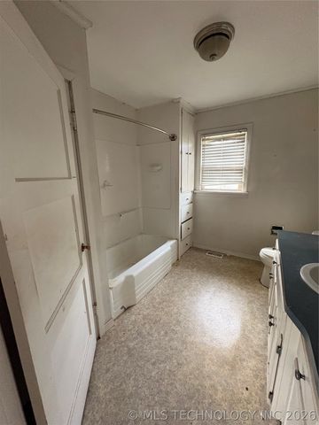 1307 S Madison Boulevard, Bartlesville, OK 74006