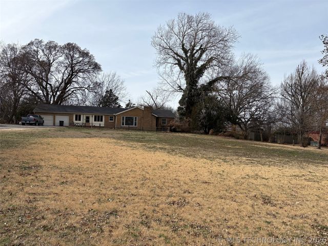 1307 S Madison Boulevard, Bartlesville, OK 74006