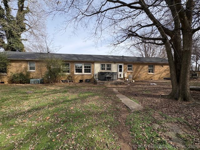 1307 S Madison Boulevard, Bartlesville, OK 74006