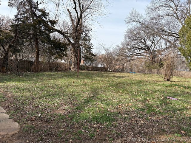 1307 S Madison Boulevard, Bartlesville, OK 74006